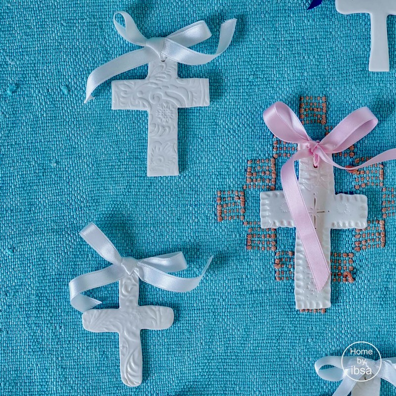 Croix porcelaine